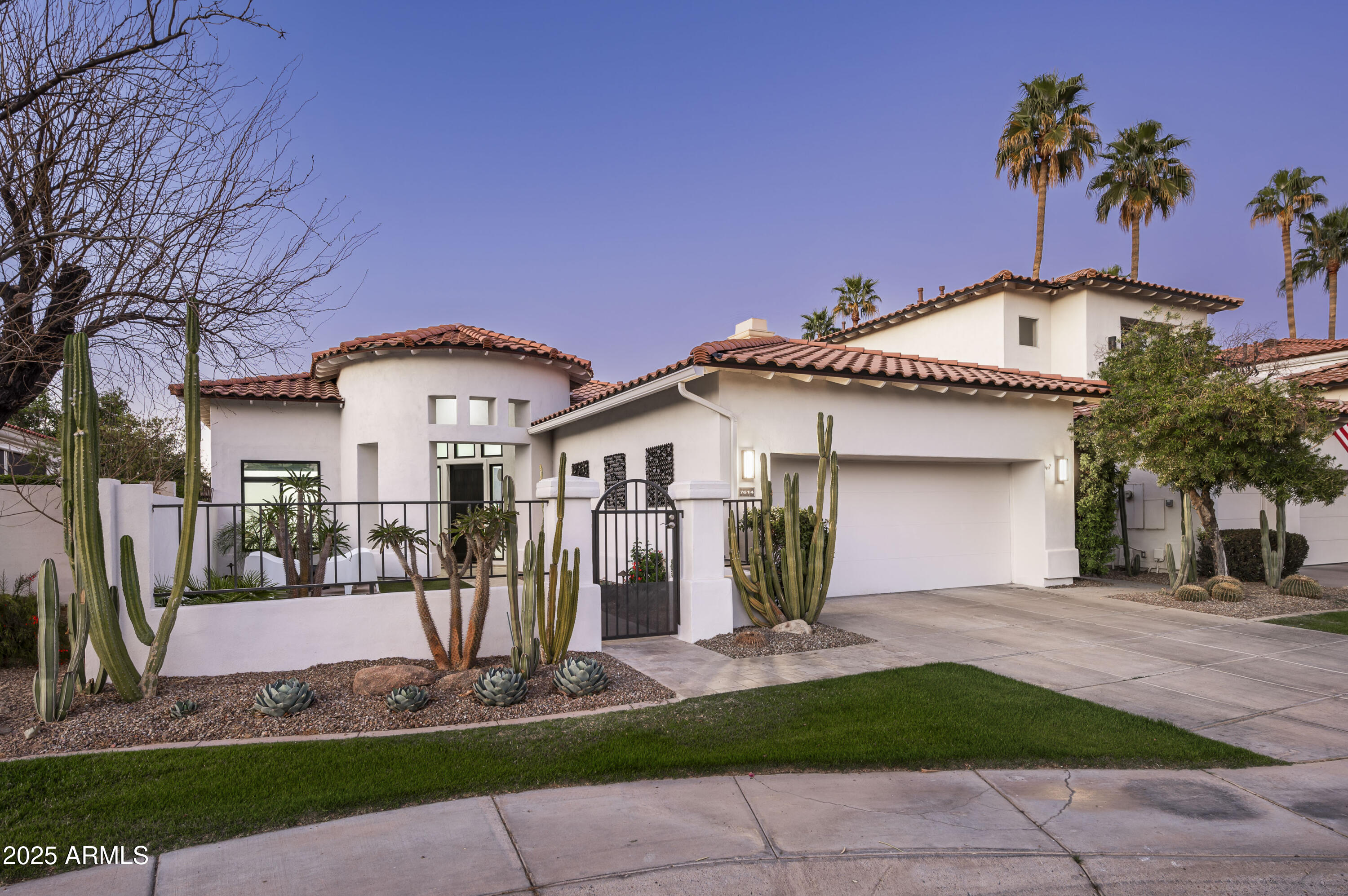 7614 E Cactus Wren Road