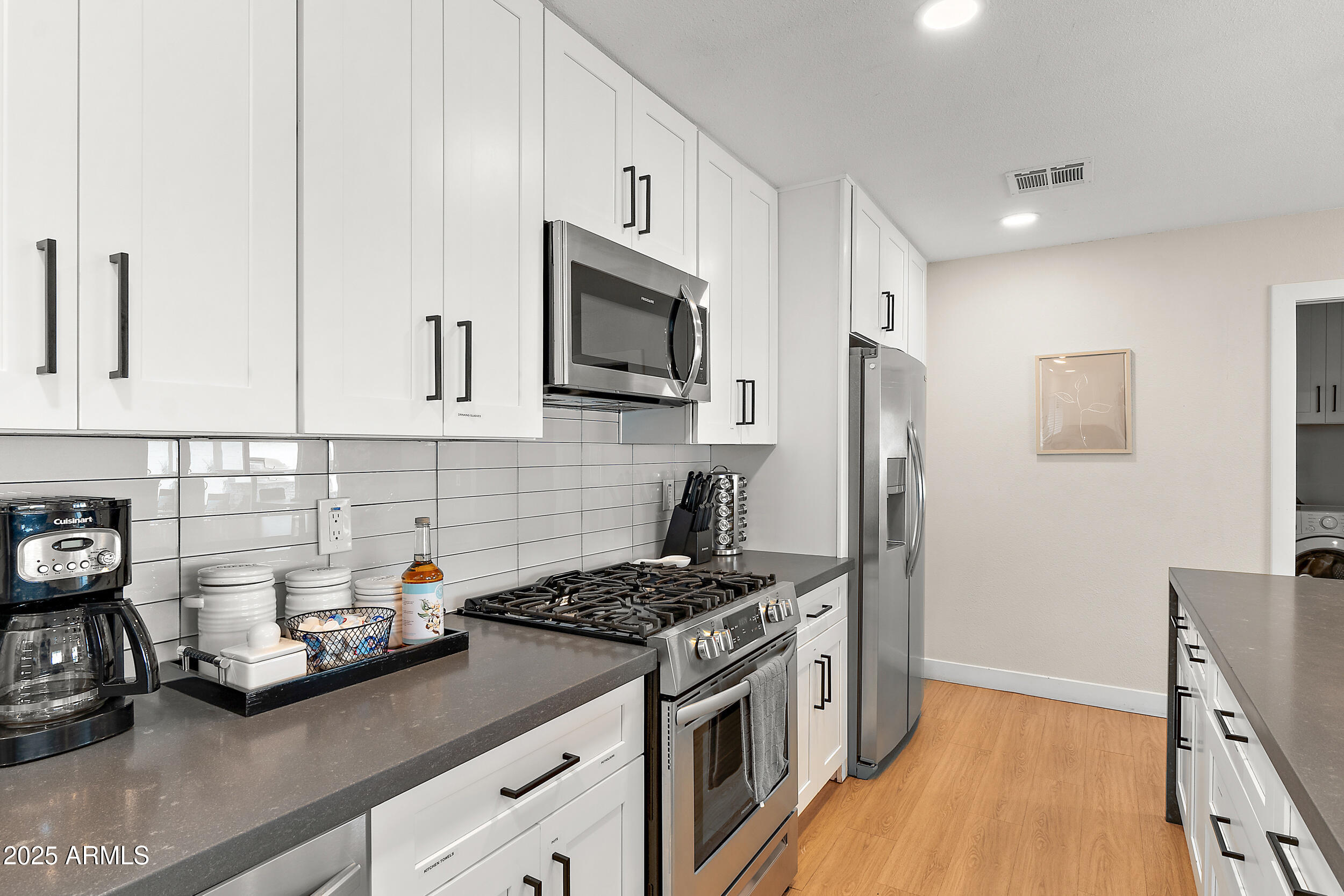 8602 E MITCHELL Drive