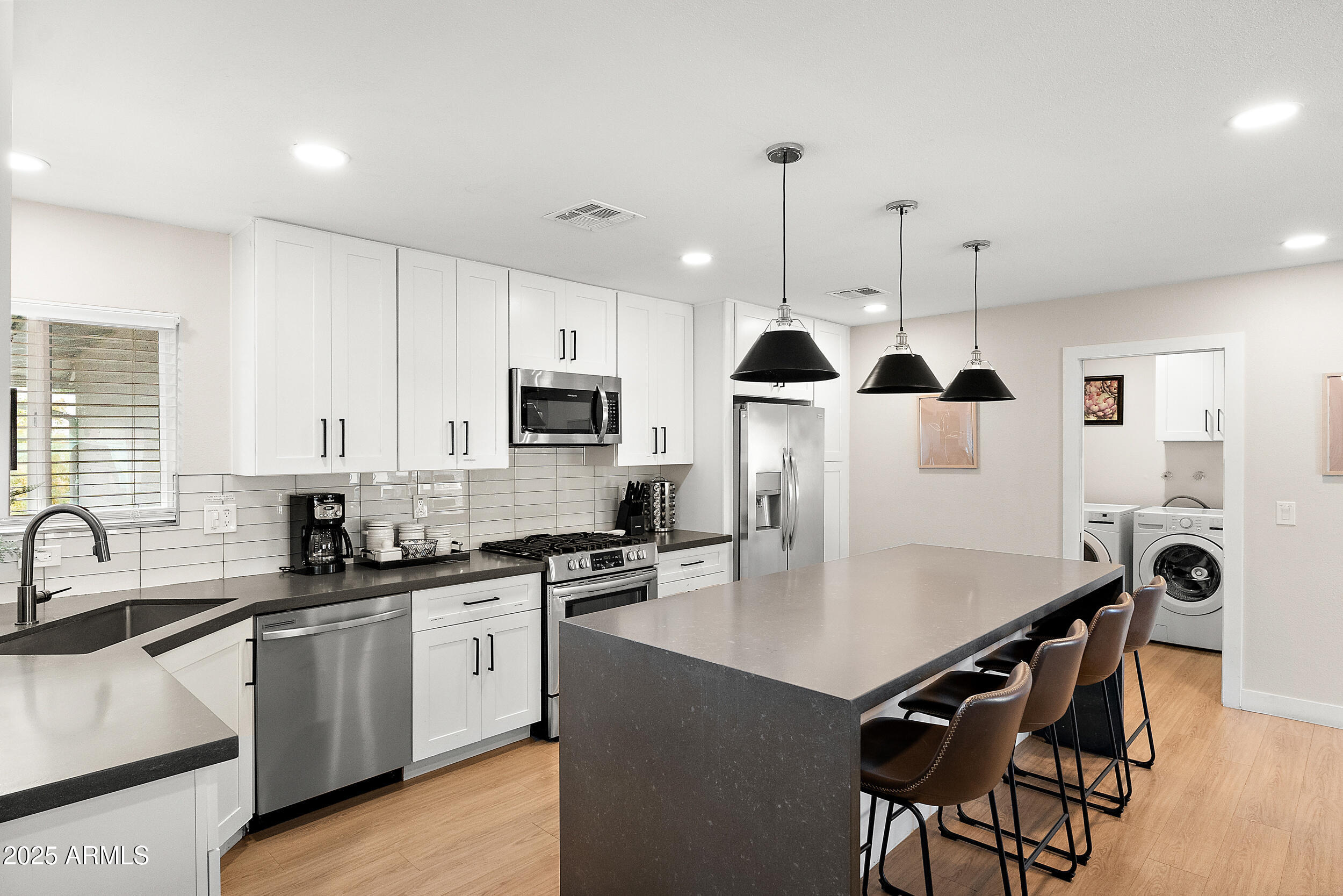 8602 E MITCHELL Drive