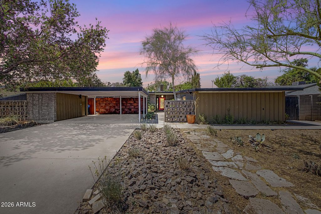 Photo of 2126 S La Rosa Drive, Tempe, AZ 85282 (MLS # 7014788)