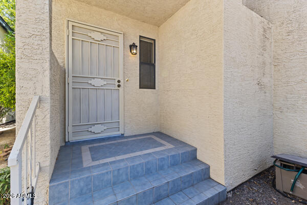 1535 N HORNE -- 10