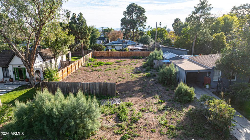 Photo of 931 W Heatherbrae Drive #10, Phoenix, AZ 85013 (MLS # 6964589)