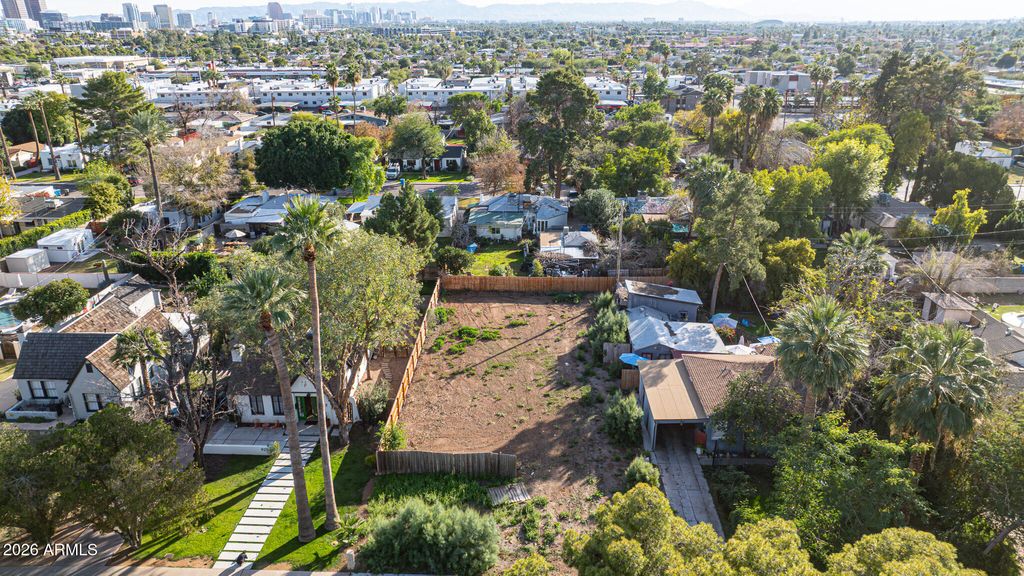 Photo of 931 W Heatherbrae Drive #10, Phoenix, AZ 85013 (MLS # 6964589)