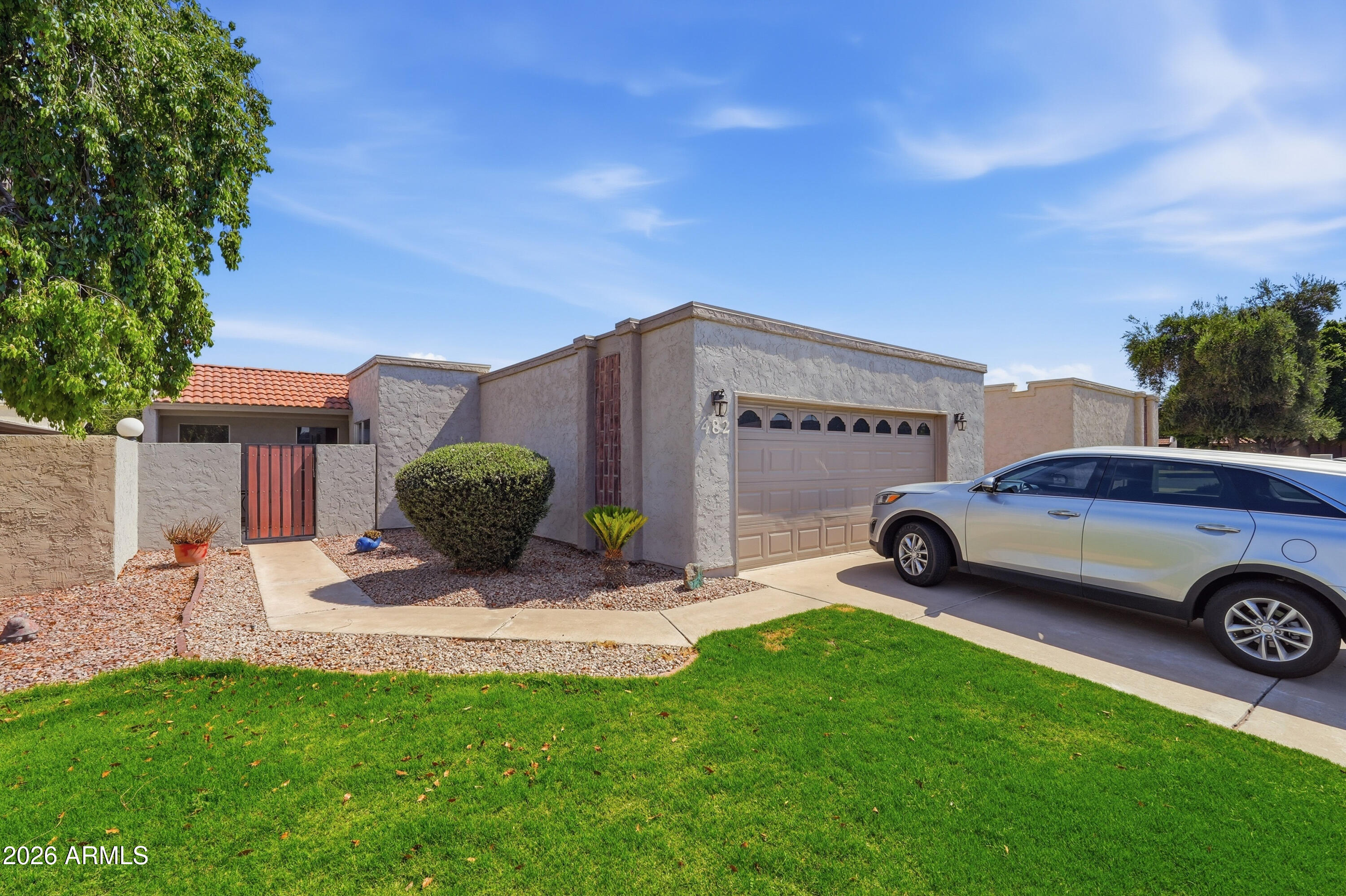 Properties 2 482 LEISURE WORLD --