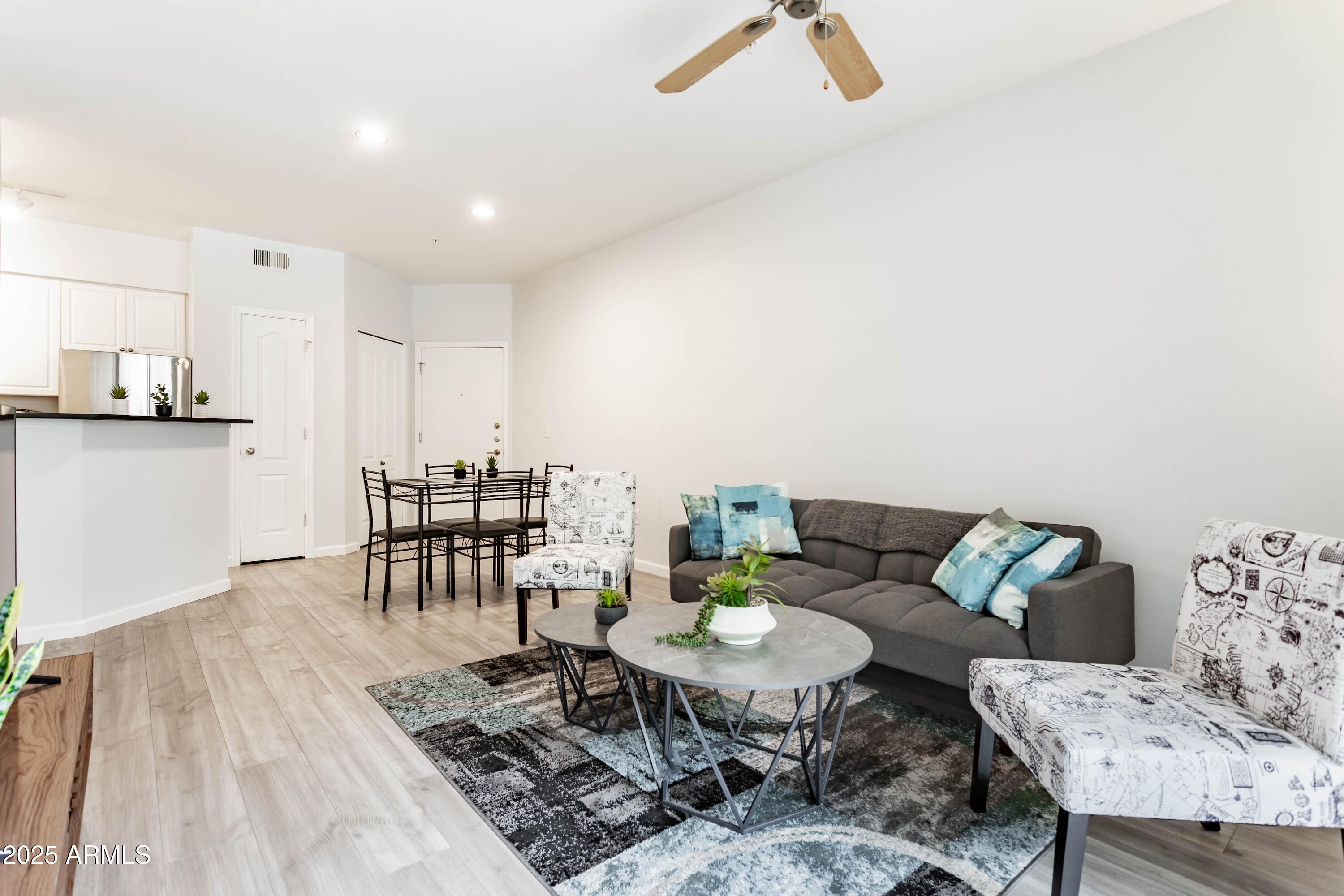 1701 E COLTER Street 151