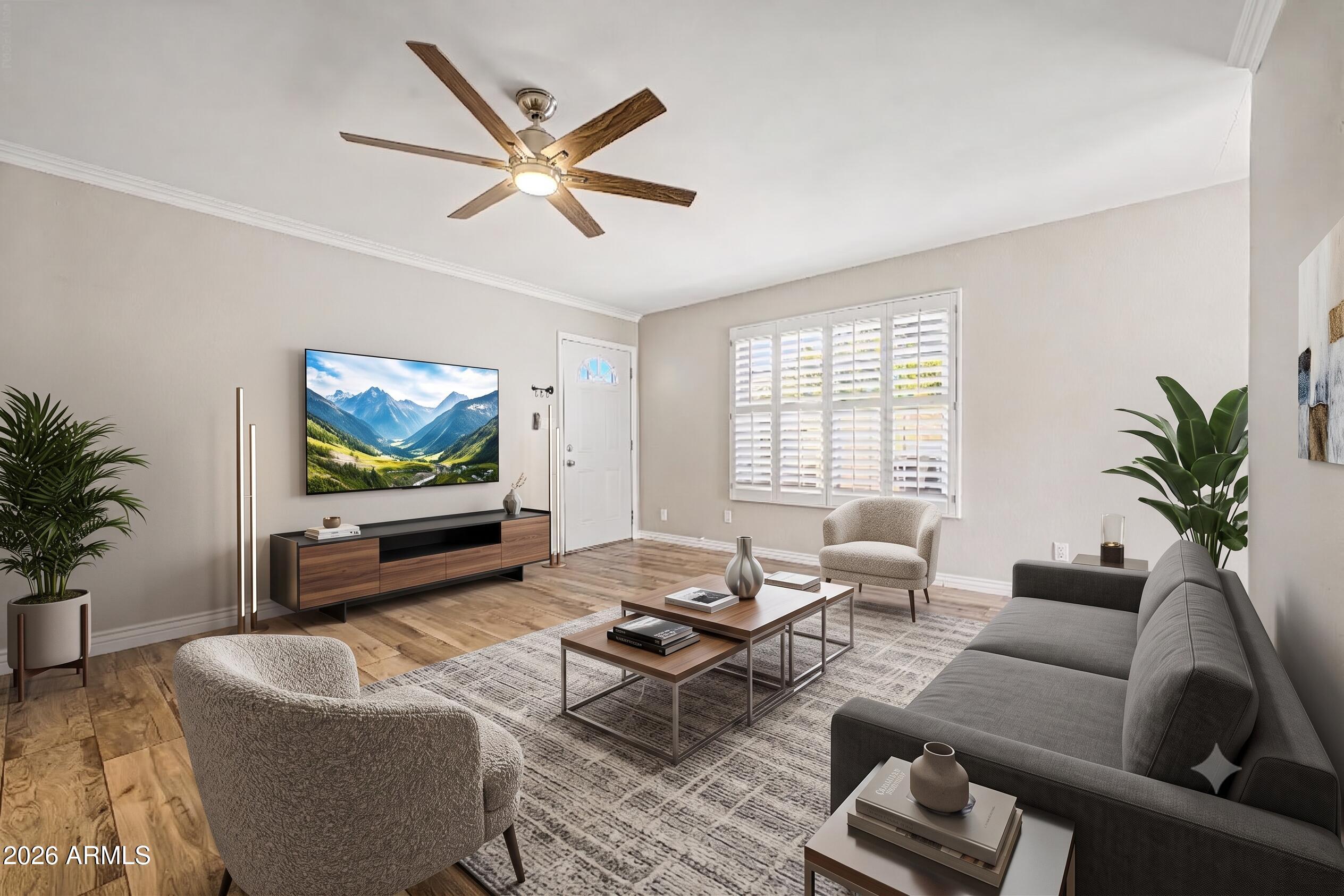 2033 S LAS PALMAS --