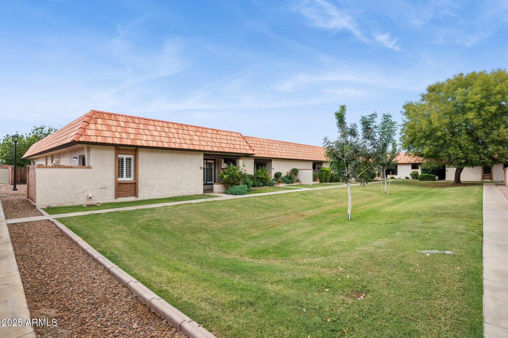 Photo of 195 N Cottonwood Street #21, Chandler, AZ 85225 (MLS # 6949371)