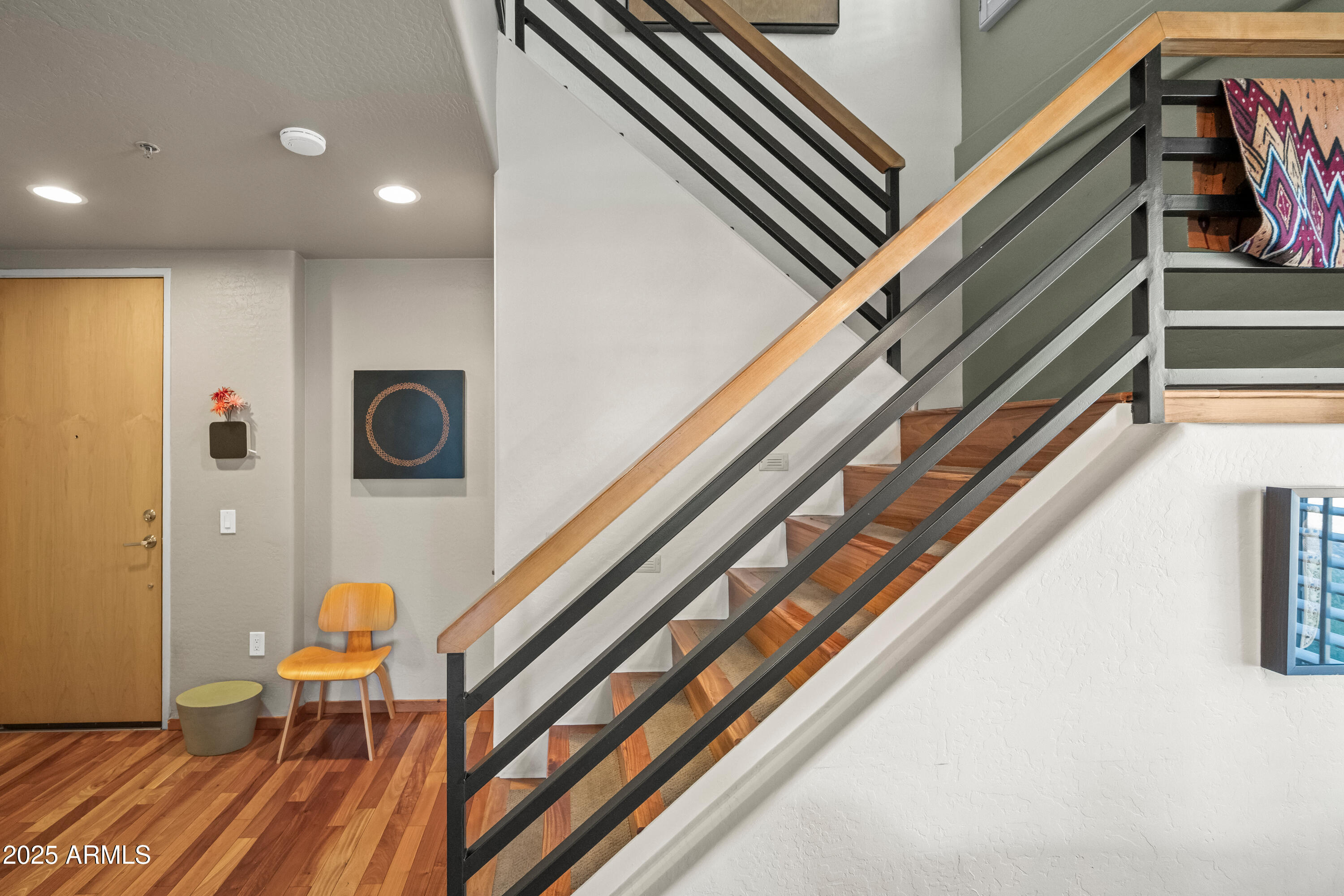 17 W VERNON Avenue 33