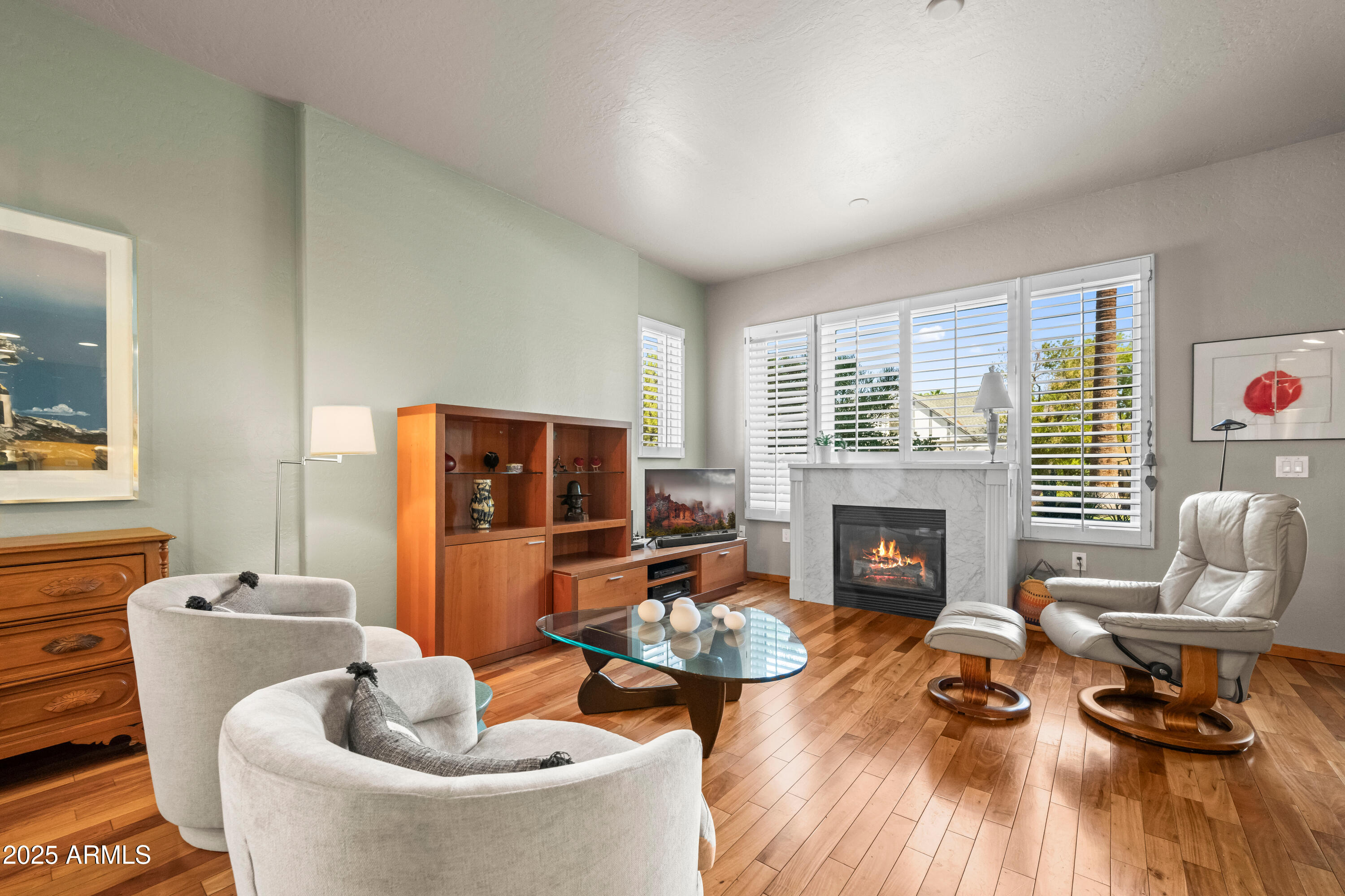 17 W VERNON Avenue 33