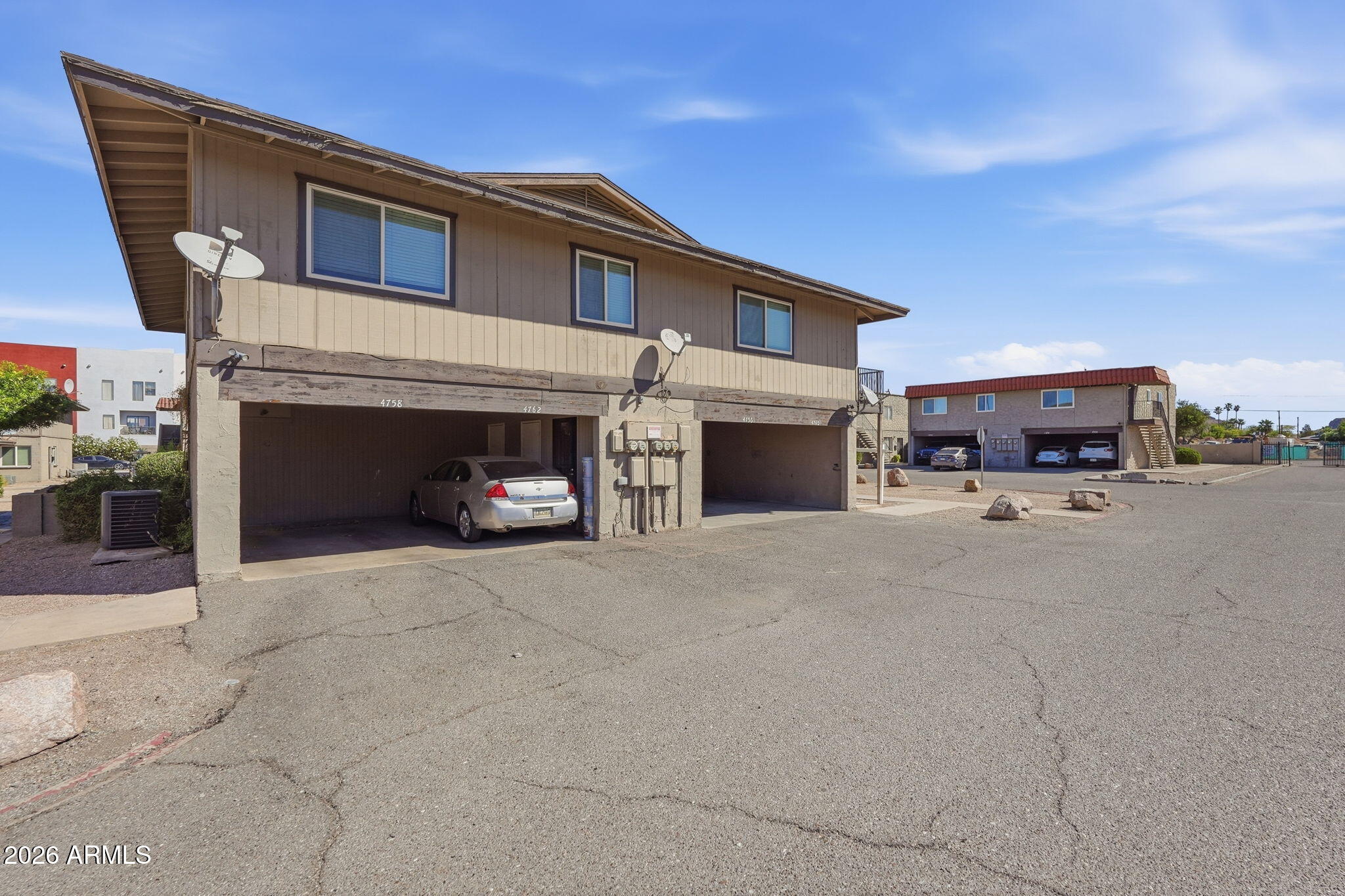 4756 E MORELAND Street