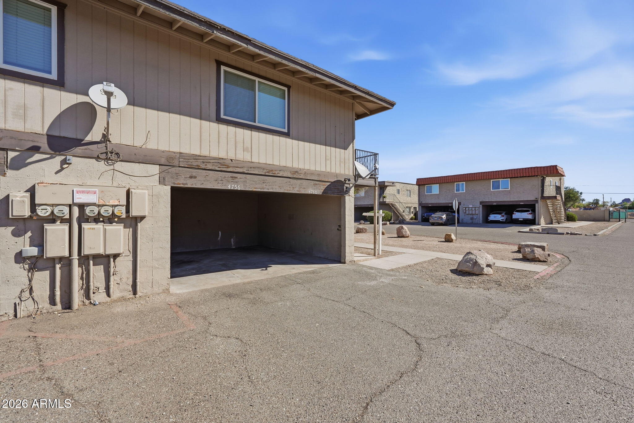 4756 E MORELAND Street