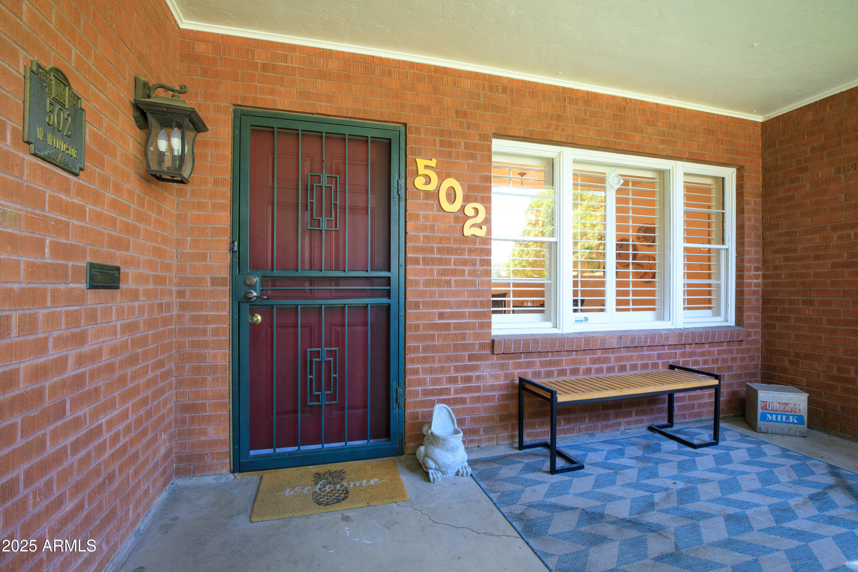 502 W WINDSOR Avenue