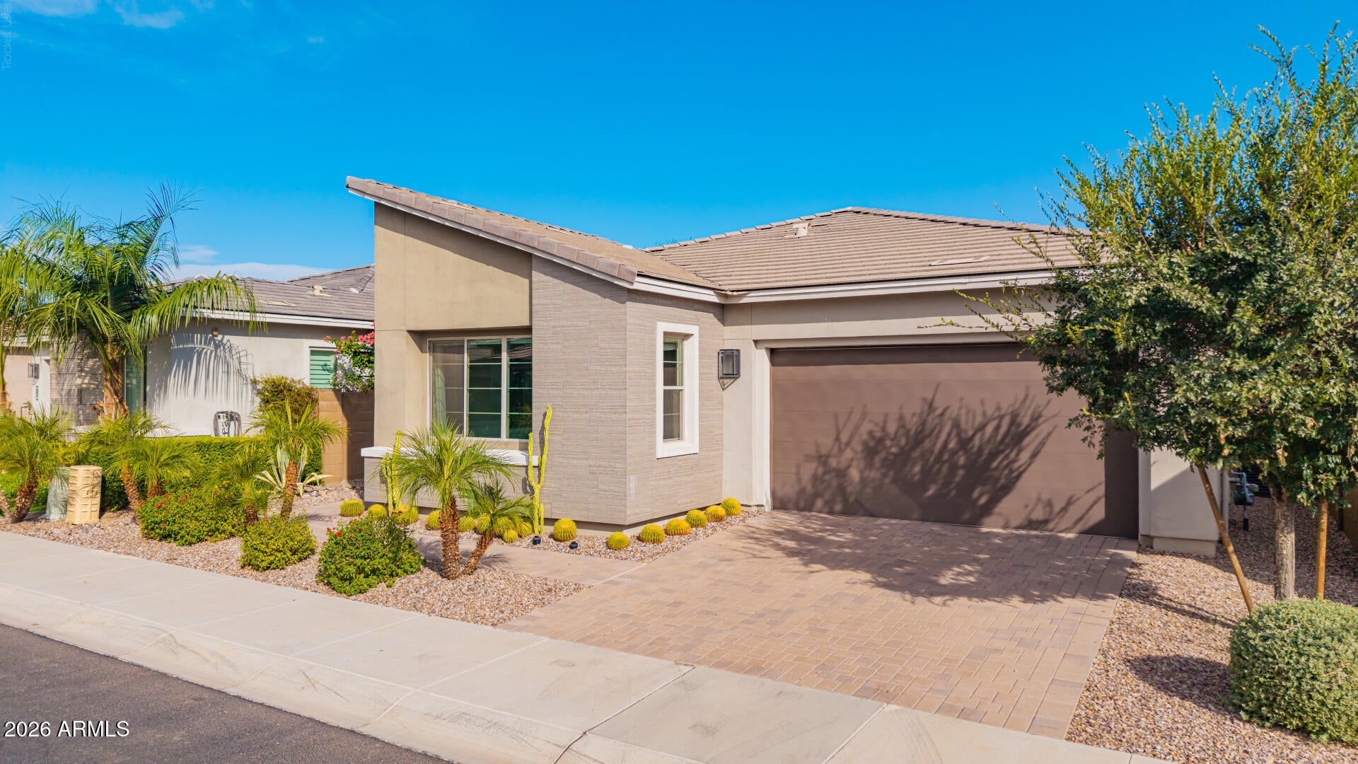 2847 E LOS GATOS Drive