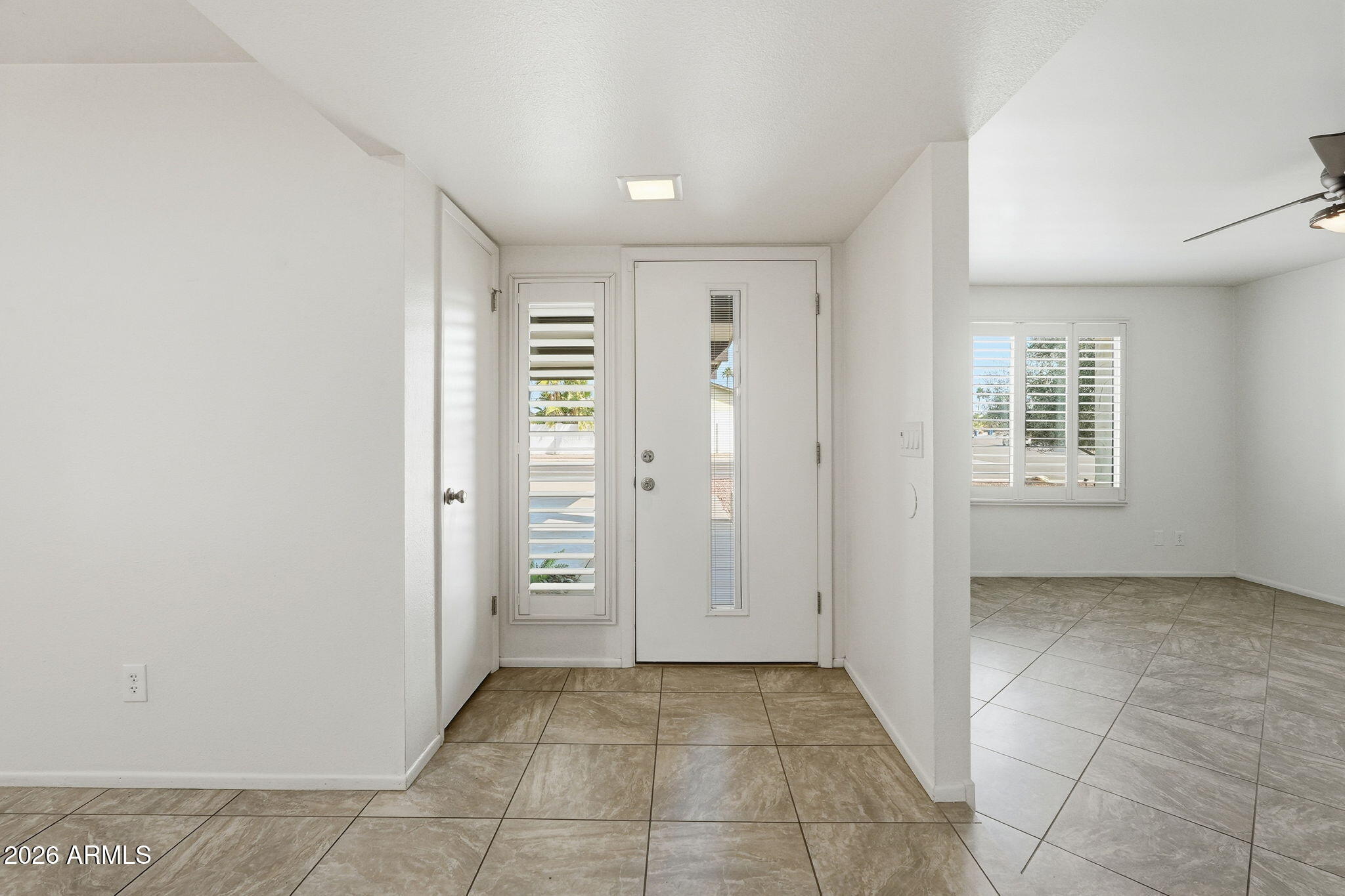 5352 S COUNTRY CLUB Way