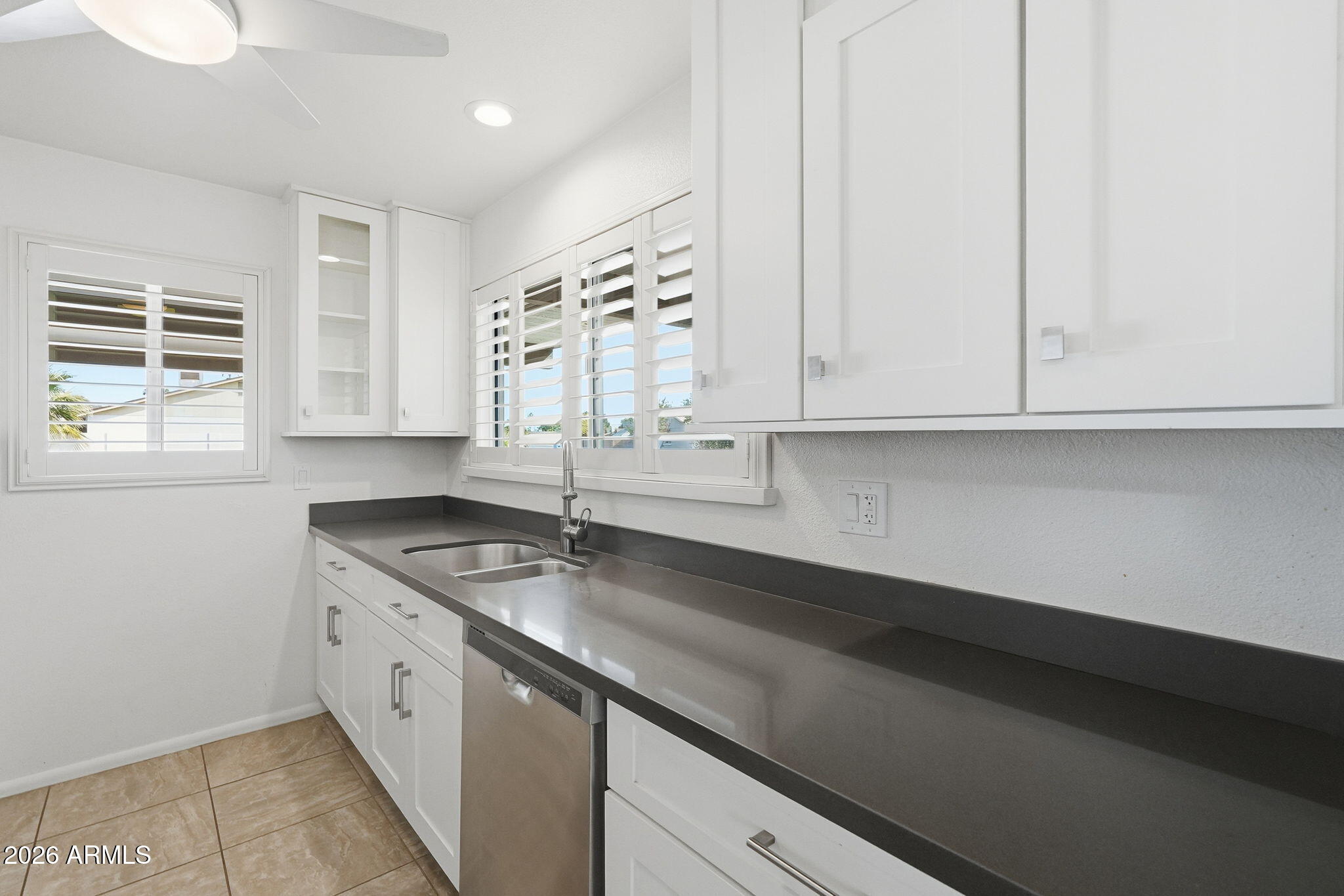 5352 S COUNTRY CLUB Way