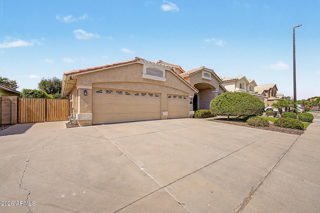 Photo of 1466 E Spur Avenue, Gilbert, AZ 85296 (MLS # 7042673)