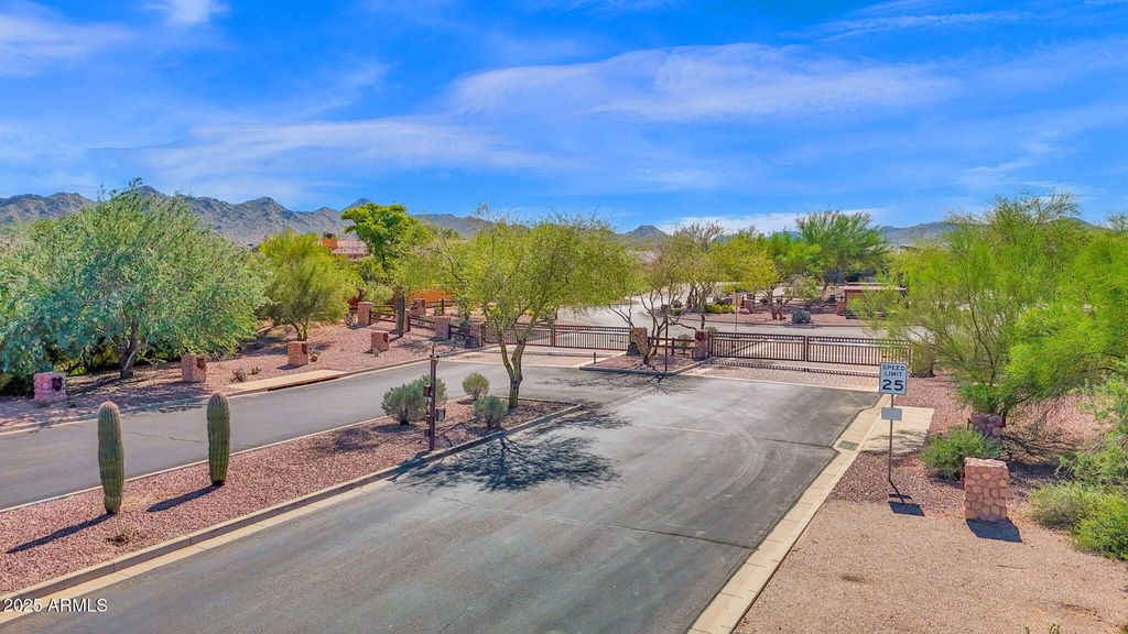 Photo of 35662 N Grapefruit Drive #27, Queen Creek, AZ 85144 (MLS # 6930999)