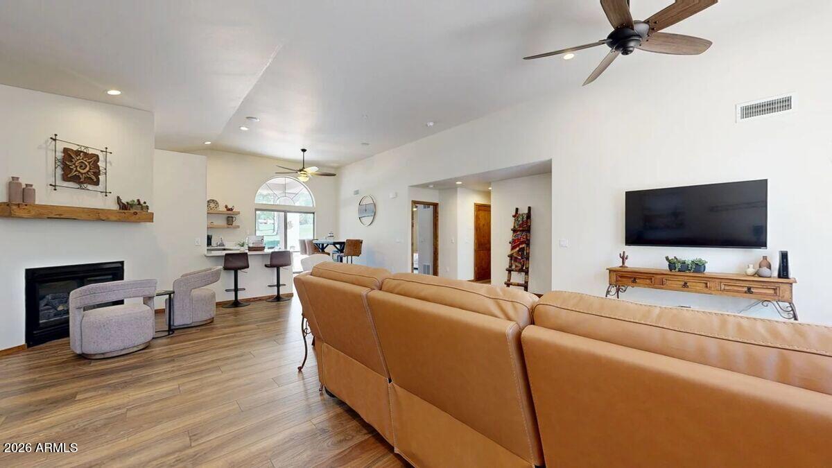 51 N HOUSE ROCK Road