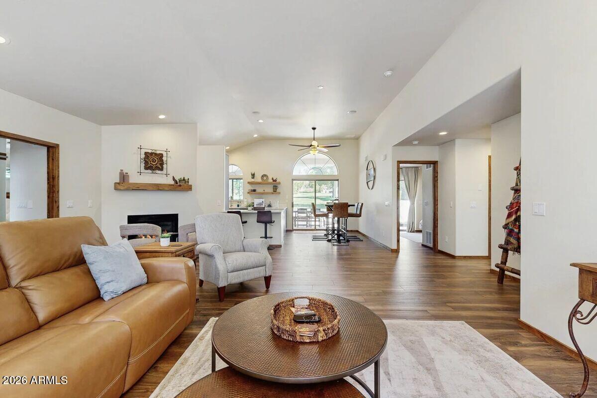 51 N HOUSE ROCK Road