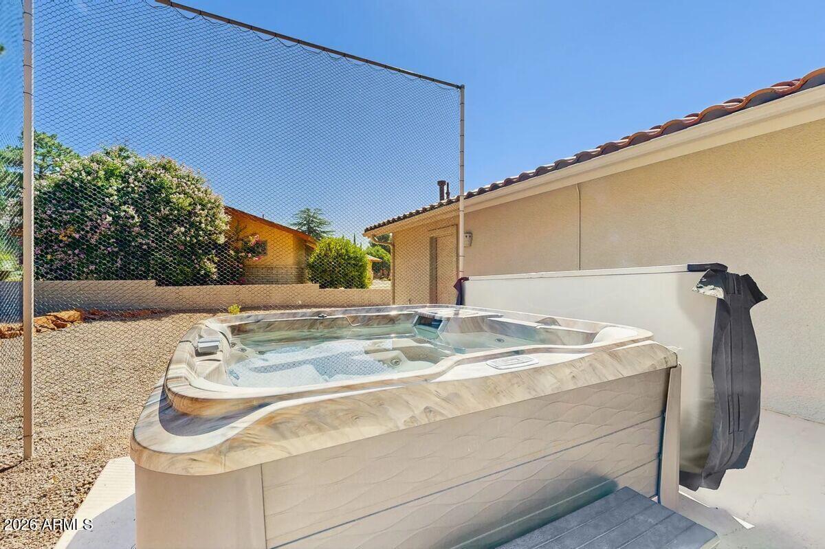 51 N HOUSE ROCK Road