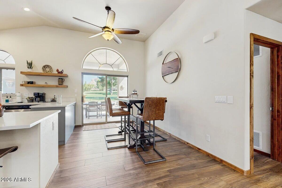 51 N HOUSE ROCK Road