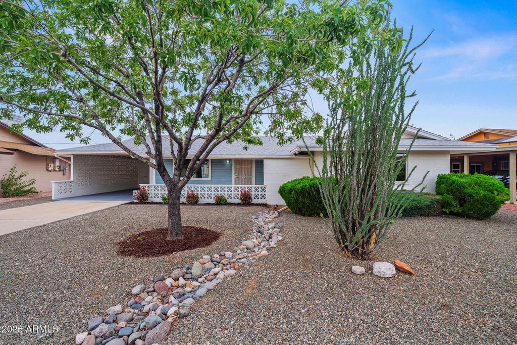 Photo of 10947 W Canterbury Drive, Sun City, AZ 85351 (MLS # 6933615)