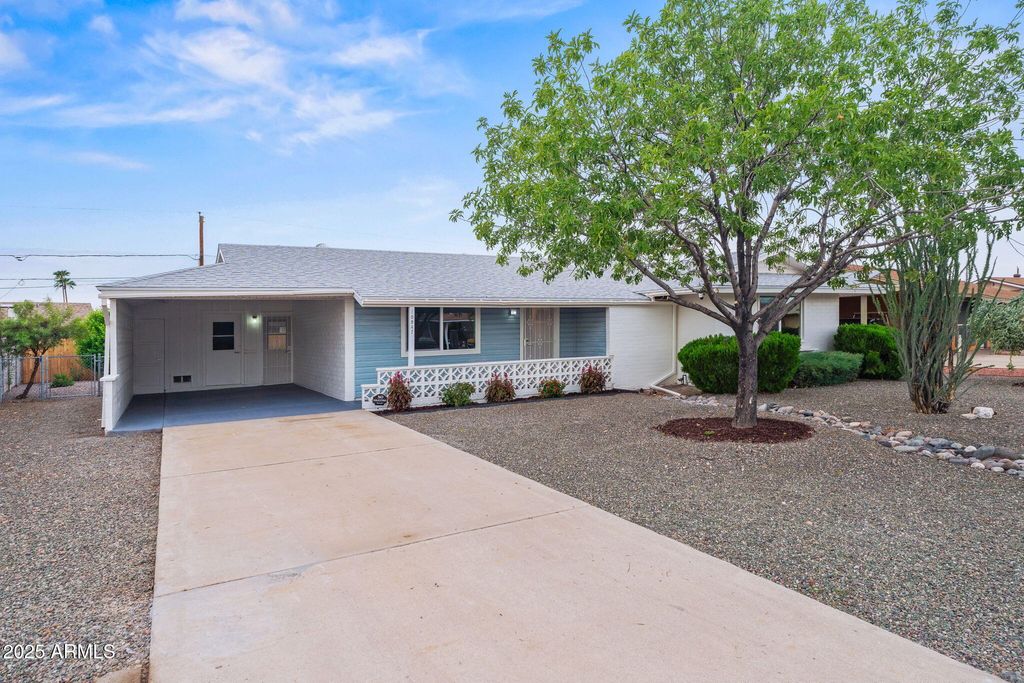 Photo of 10947 W Canterbury Drive, Sun City, AZ 85351 (MLS # 6933615)