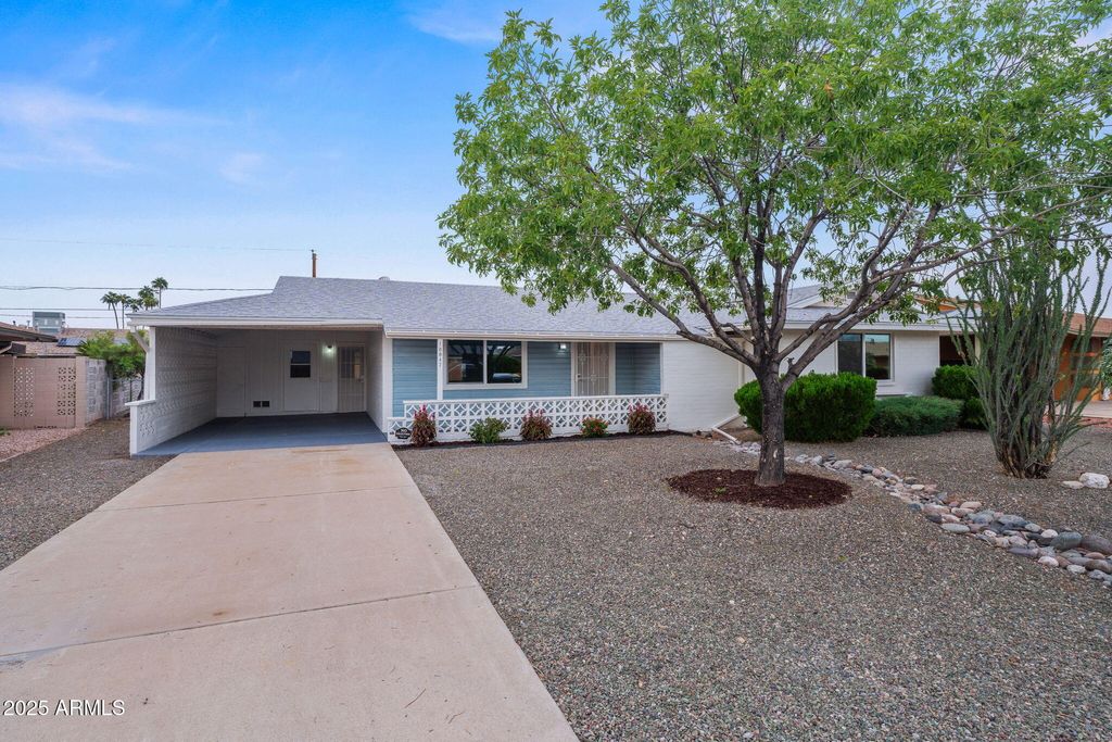 Photo of 10947 W Canterbury Drive, Sun City, AZ 85351 (MLS # 6933615)