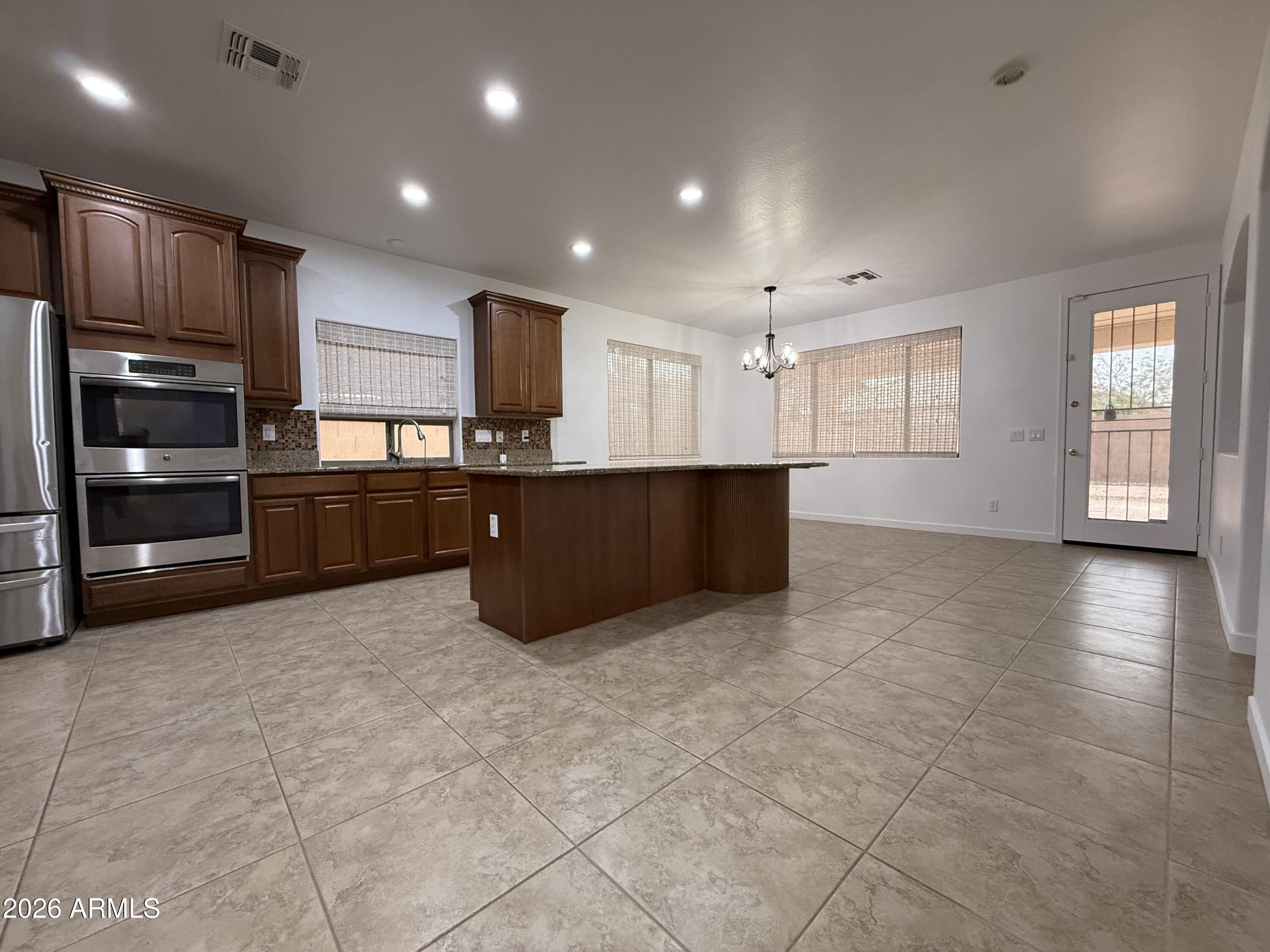 41187 W ROBBINS Drive