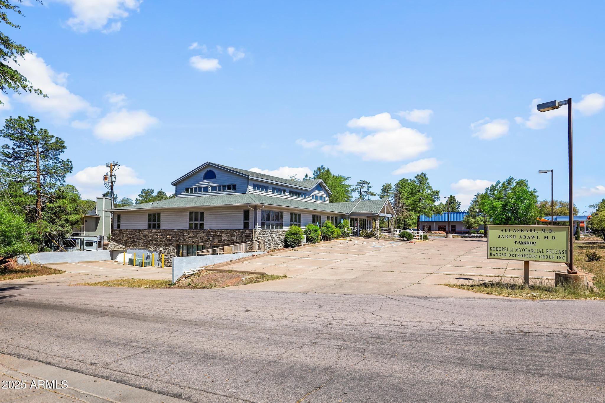 Properties 1106 N beeline Highway