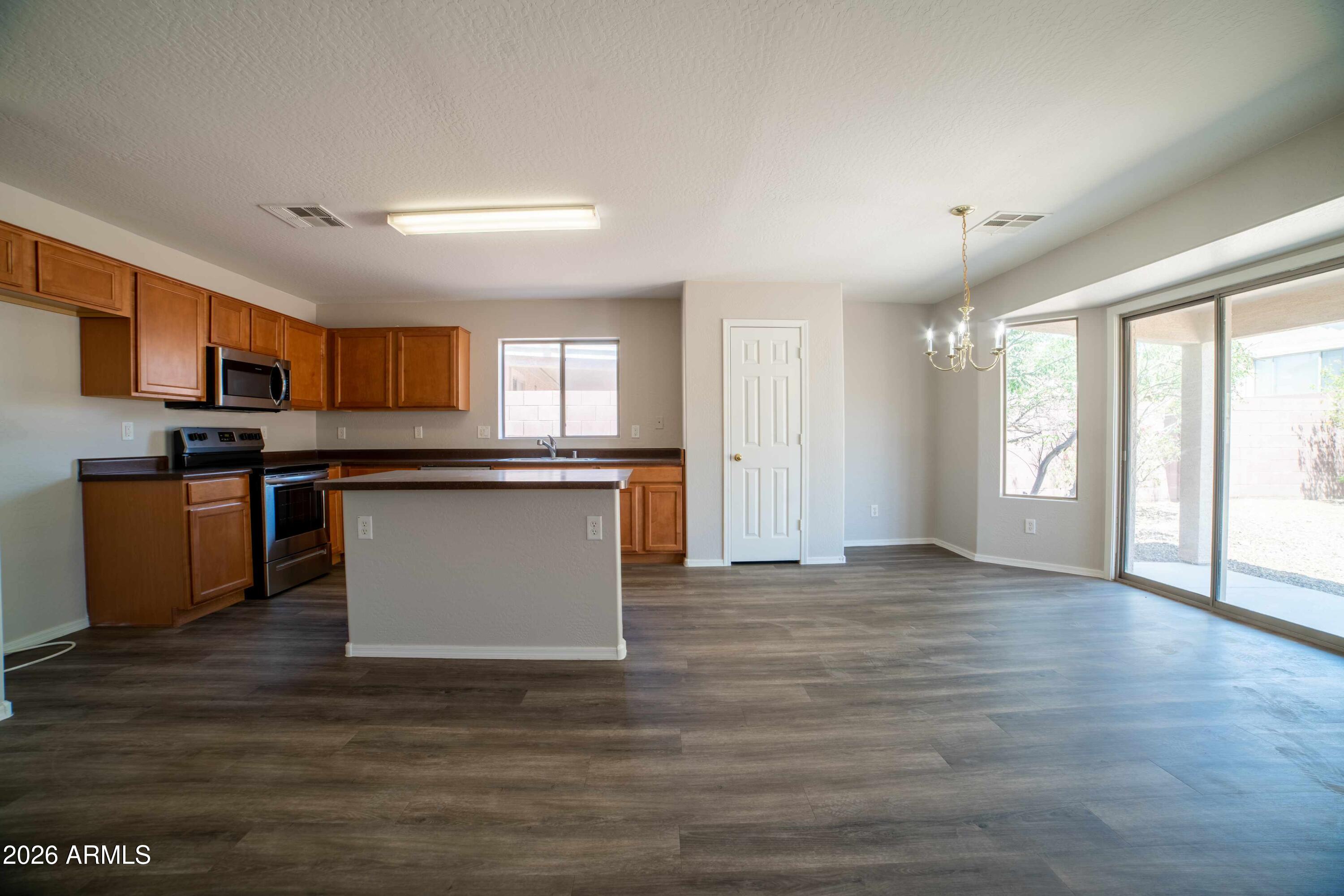 23193 W MOHAVE Street