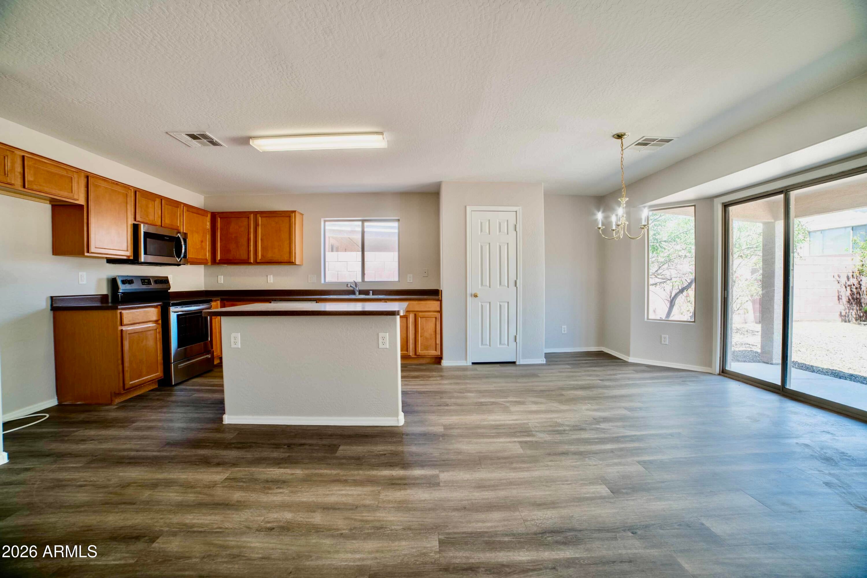 23193 W MOHAVE Street