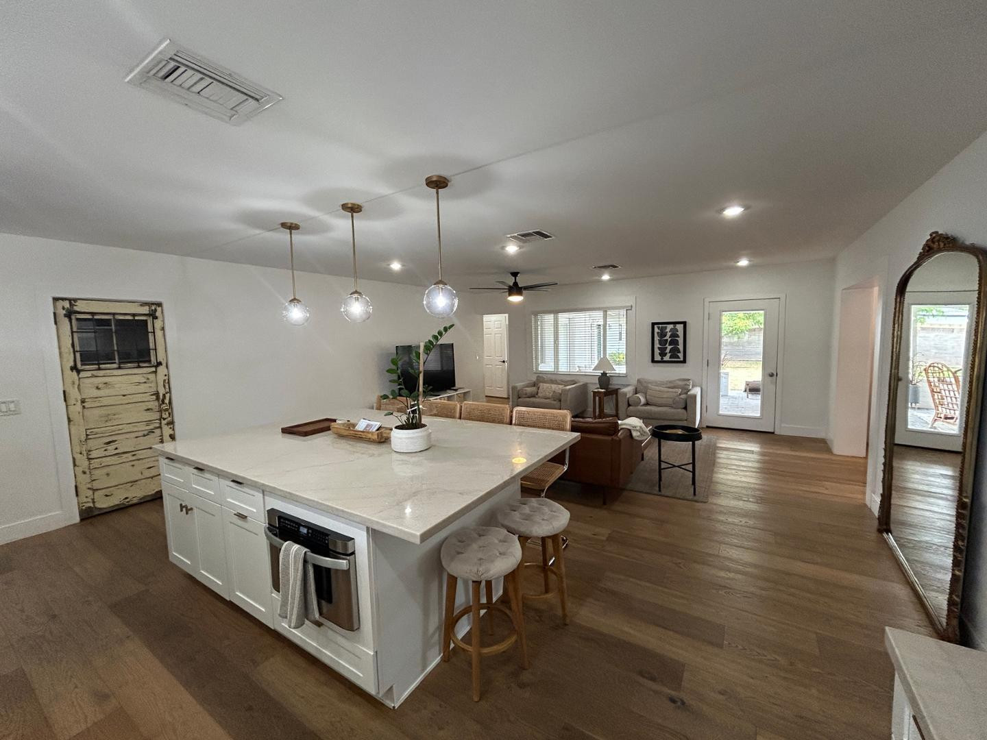 4016 E Avalon Drive