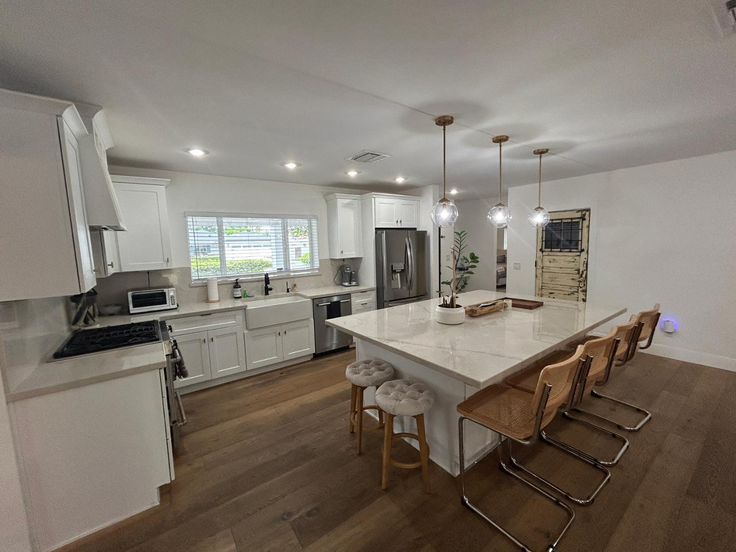 4016 E Avalon Drive