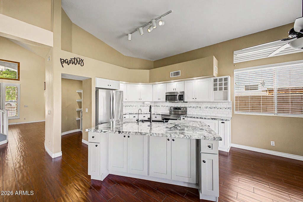 Photo of 711 N Pheasant Drive, Gilbert, AZ 85234 (MLS # 7078881)
