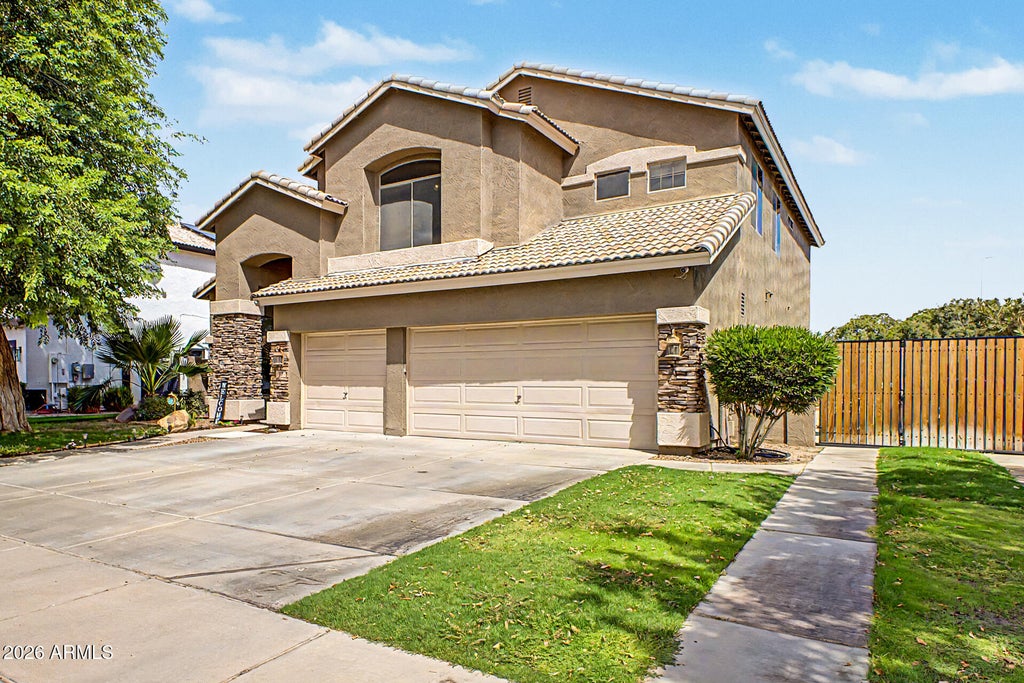 Photo of 711 N Pheasant Drive, Gilbert, AZ 85234 (MLS # 7078881)