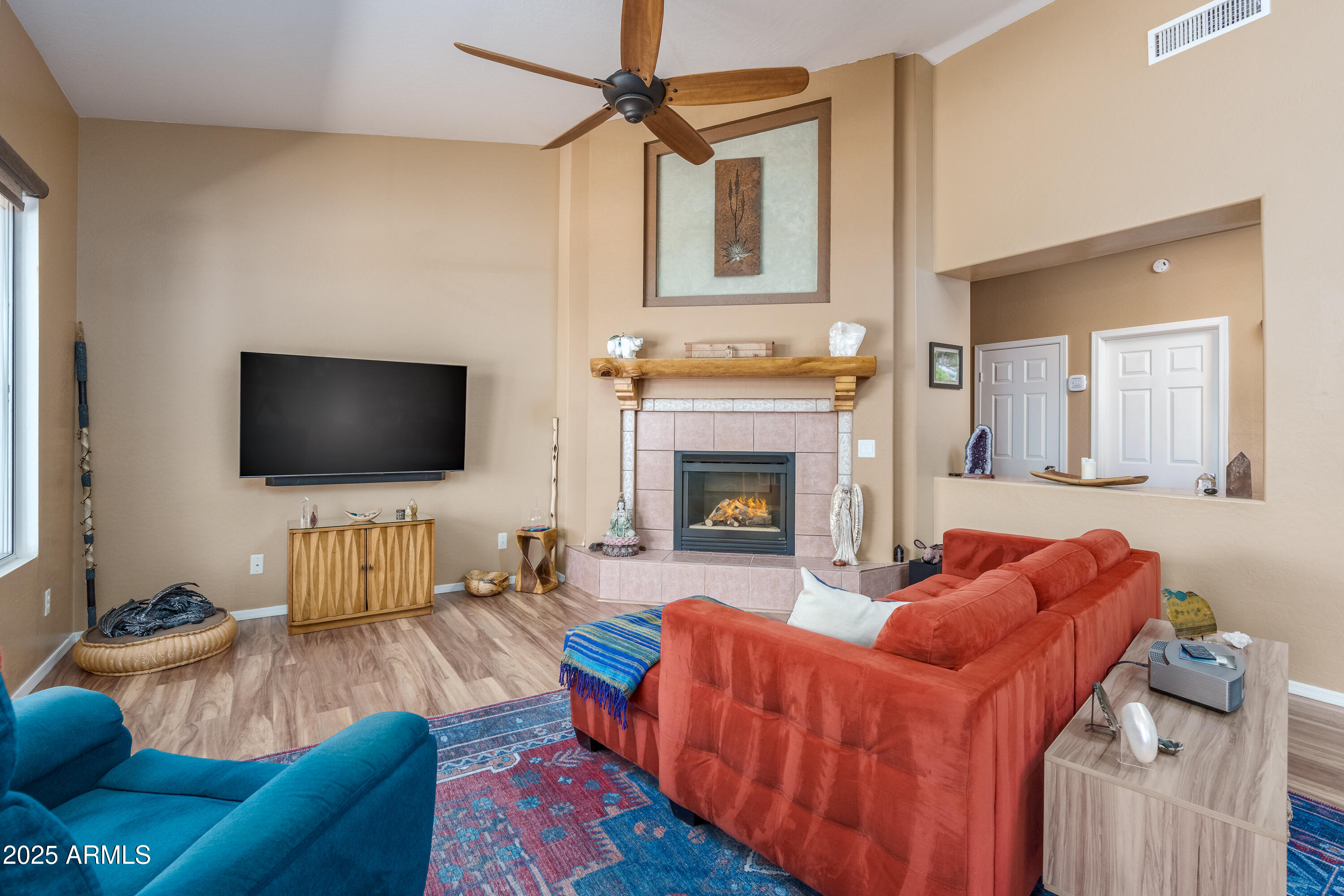 2315 W DESERT WILLOW Drive