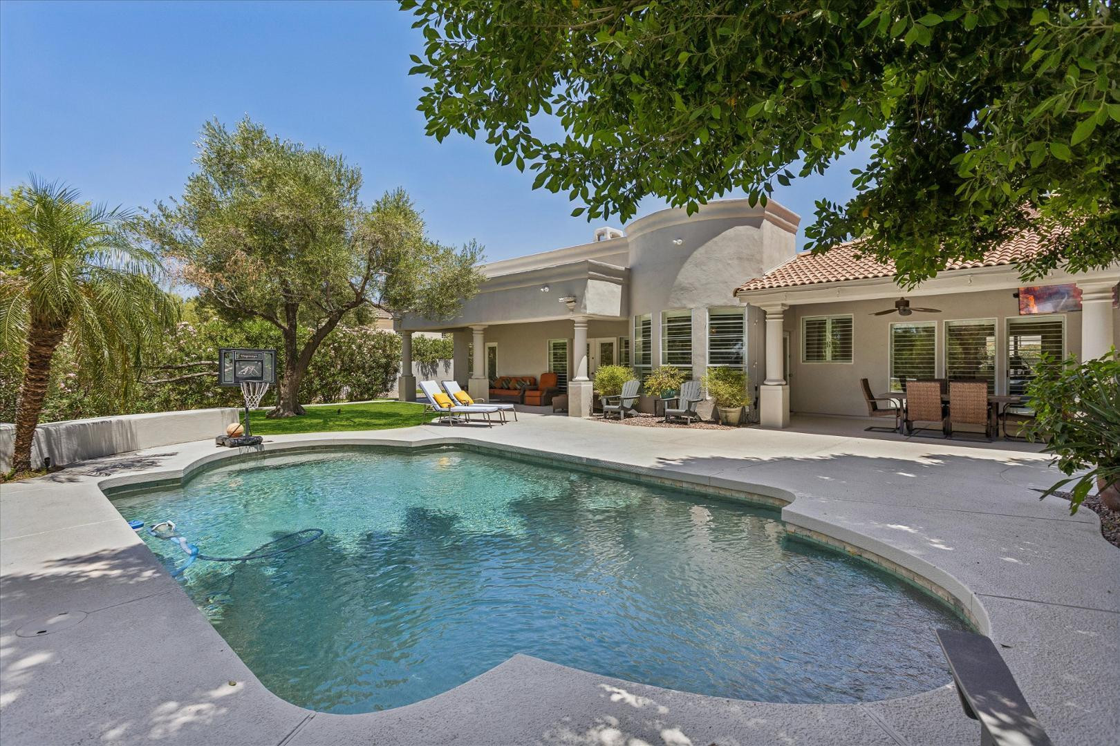 10800 E Cactus Road 32