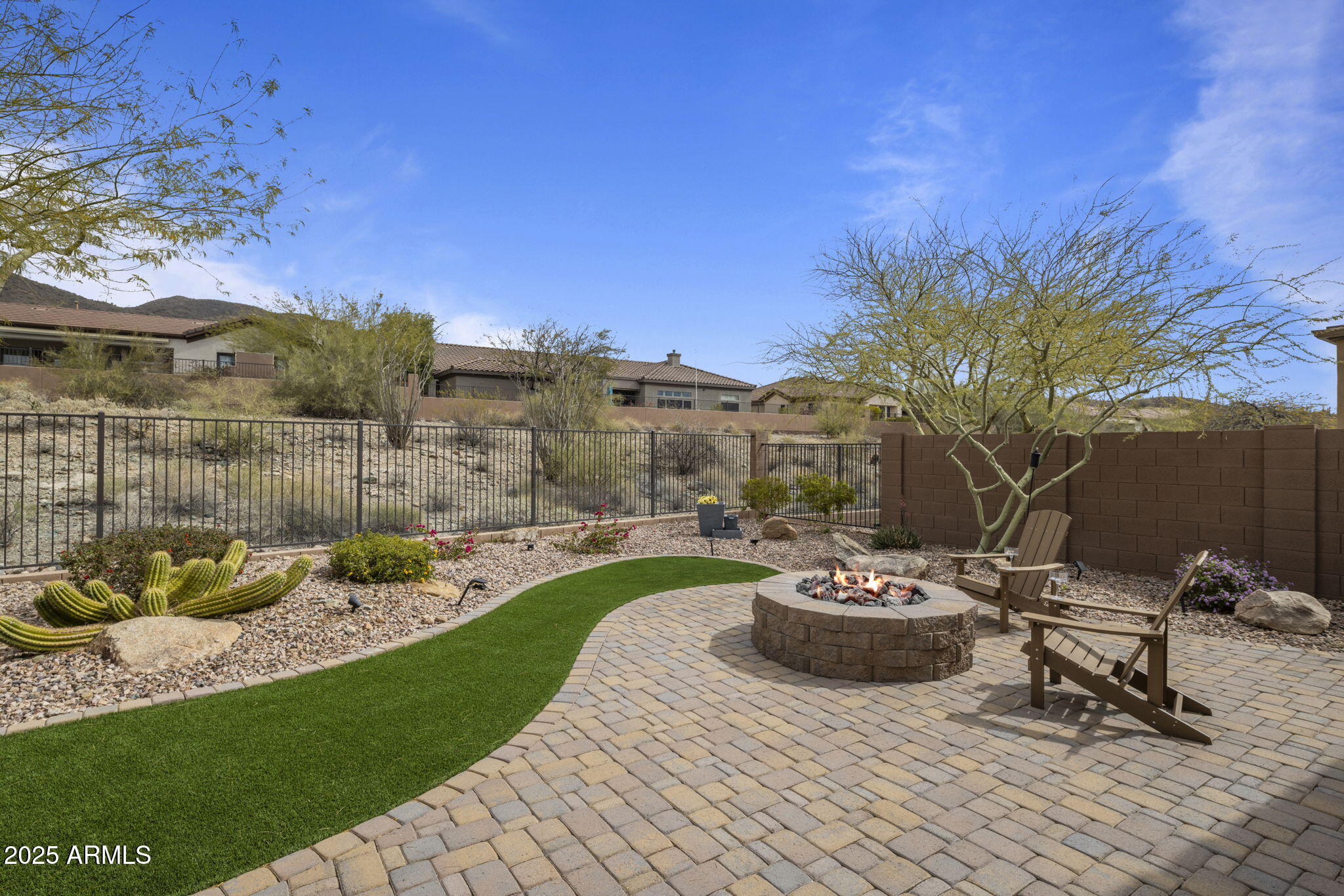 2544 W PUMPKIN RIDGE Drive