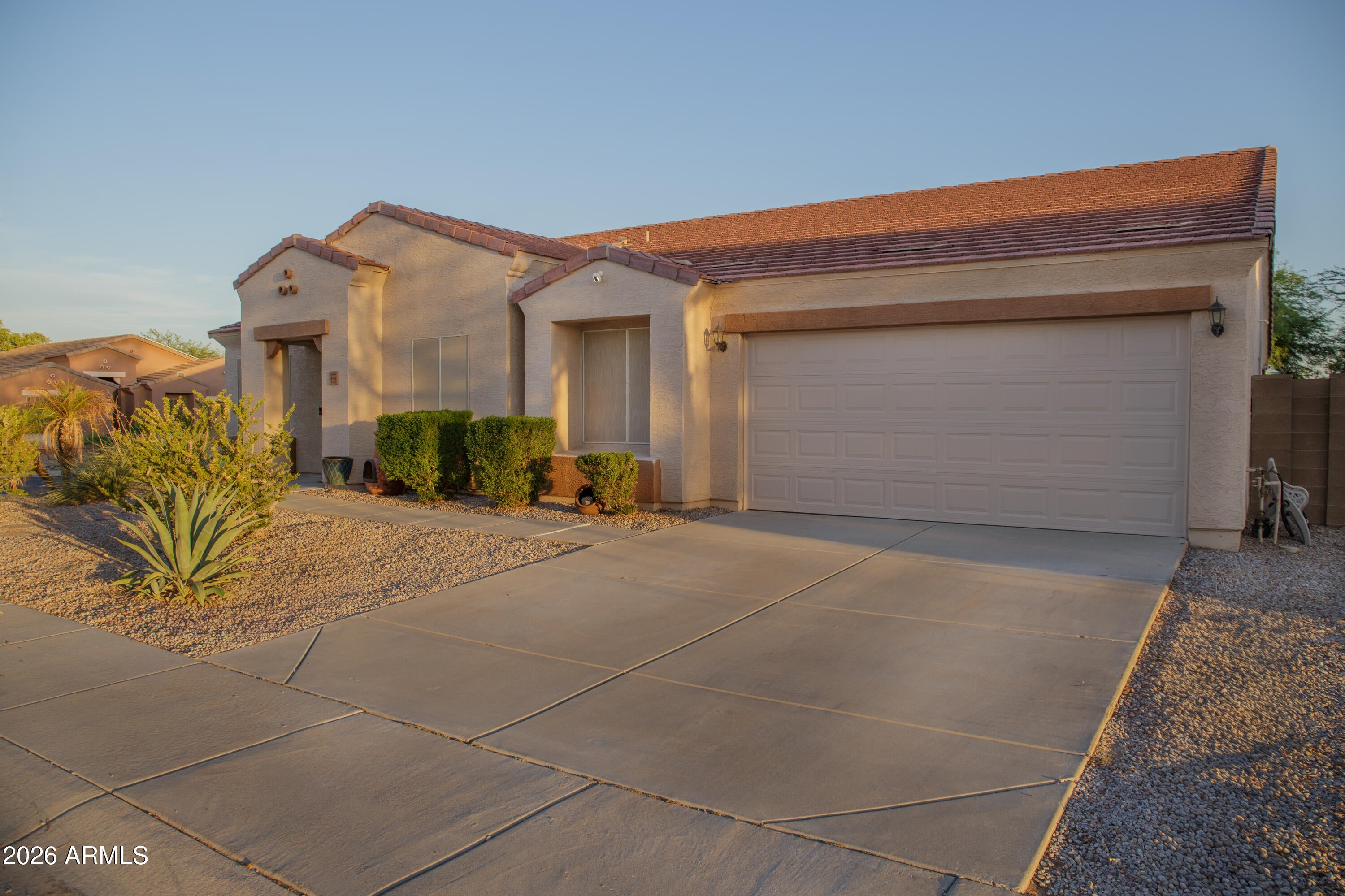 1221 W DELMONTE Drive