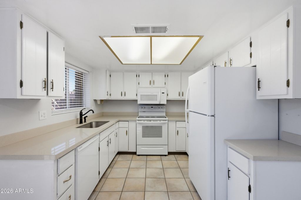 Photo of 26 W Concorda Drive #104, Tempe, AZ 85282 (MLS # 6997752)