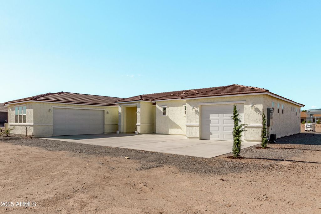 Photo of 22536 W Huntington Drive, Buckeye, AZ 85326 (MLS # 6919274)