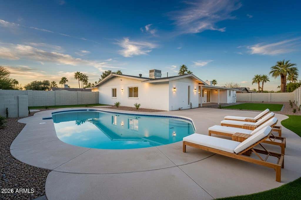 Photo of 5050 E Paradise Drive, Scottsdale, AZ 85254 (MLS # 7057260)