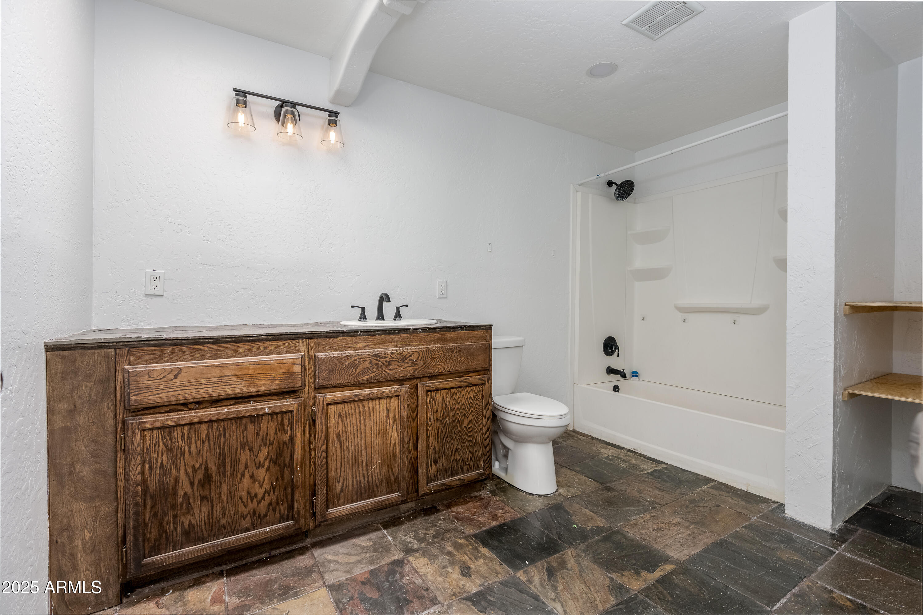 Cornville, Arizona 86325, United States, 2 Bedrooms Bedrooms, ,1 BathroomBathrooms,Residential,Active,182713