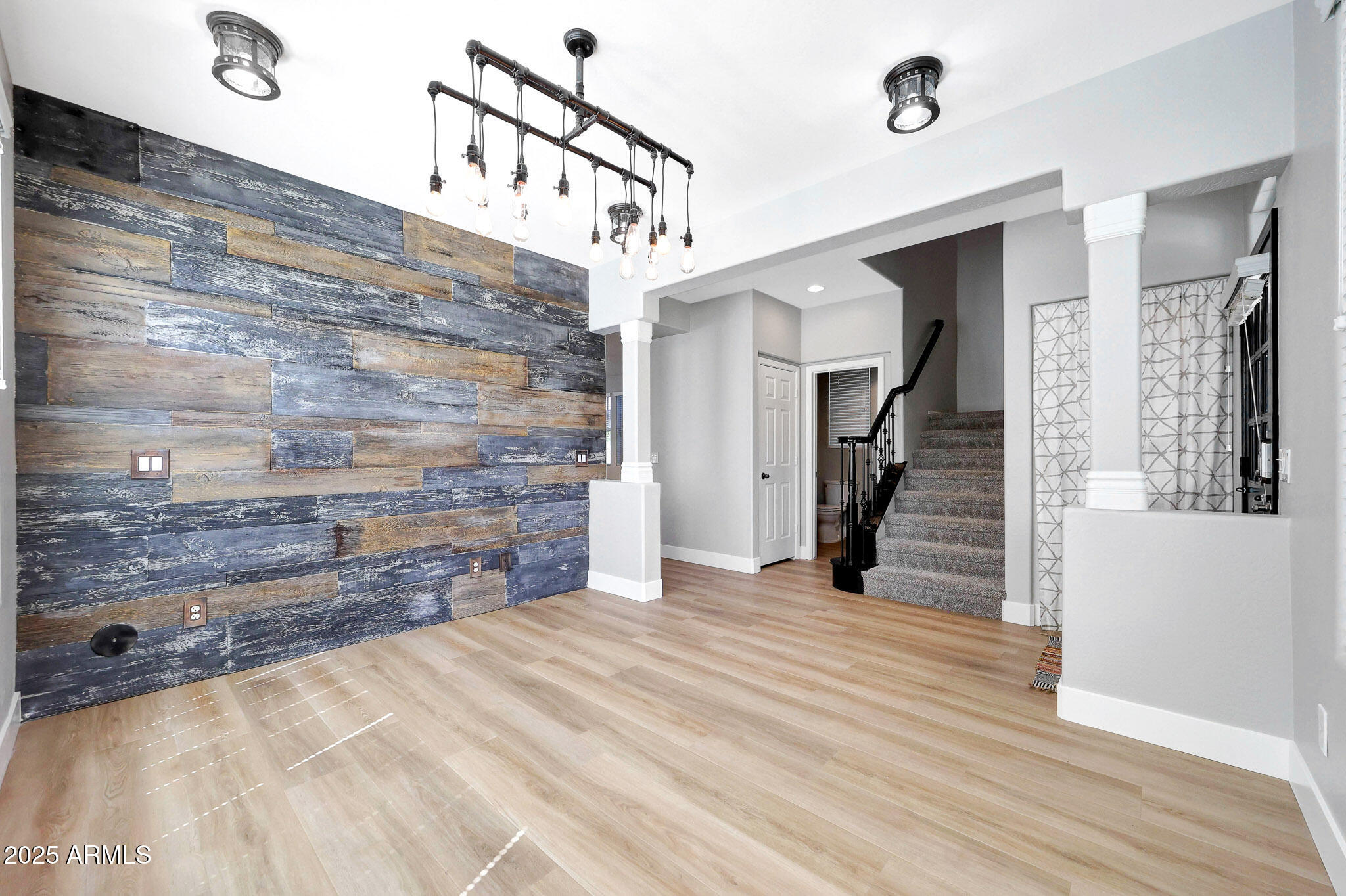 21134 W GREEN Street