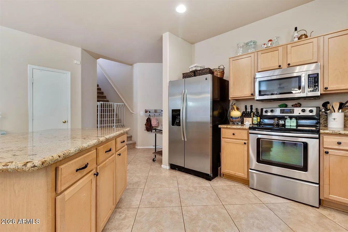 1713 E CIELO GRANDE Avenue