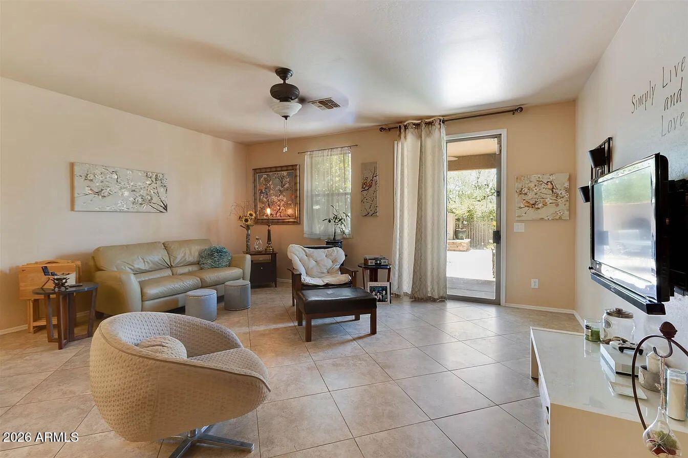 1713 E CIELO GRANDE Avenue