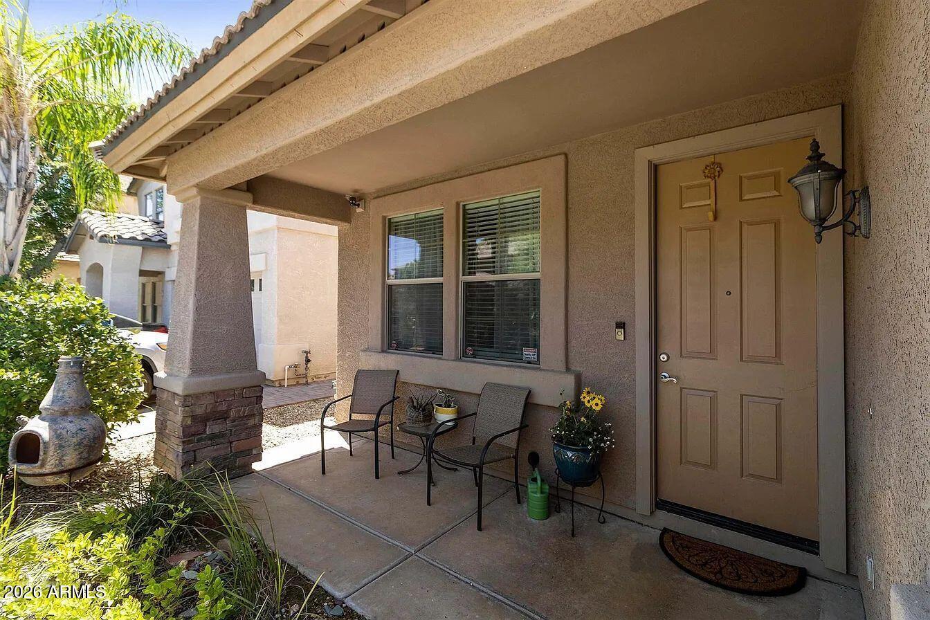 1713 E CIELO GRANDE Avenue