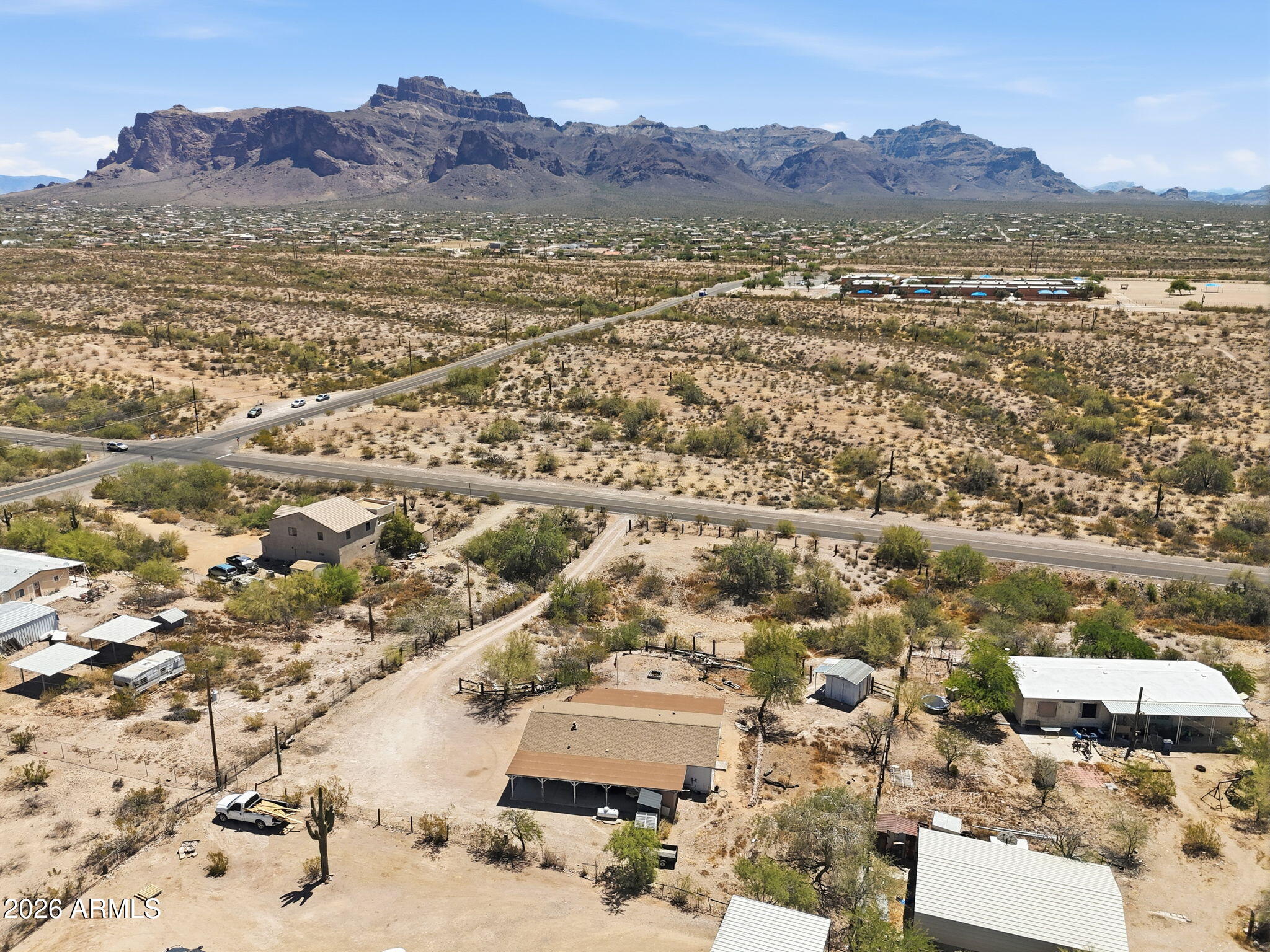 944 S GOLDFIELD Road