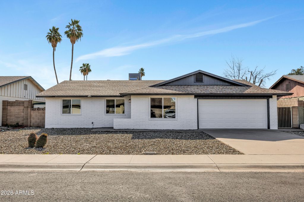 Photo of 2123 E Radcliffe Drive, Tempe, AZ 85283 (MLS # 6902524)